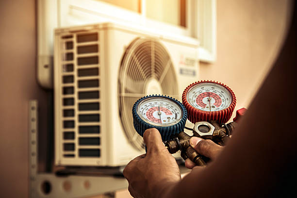 Professional Hvac technician working in Walnut Grove, GA